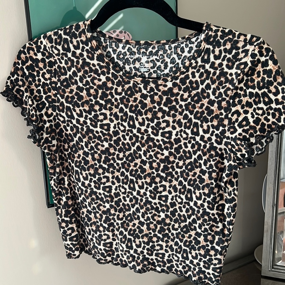 American Eagle cheetah print lettuce top